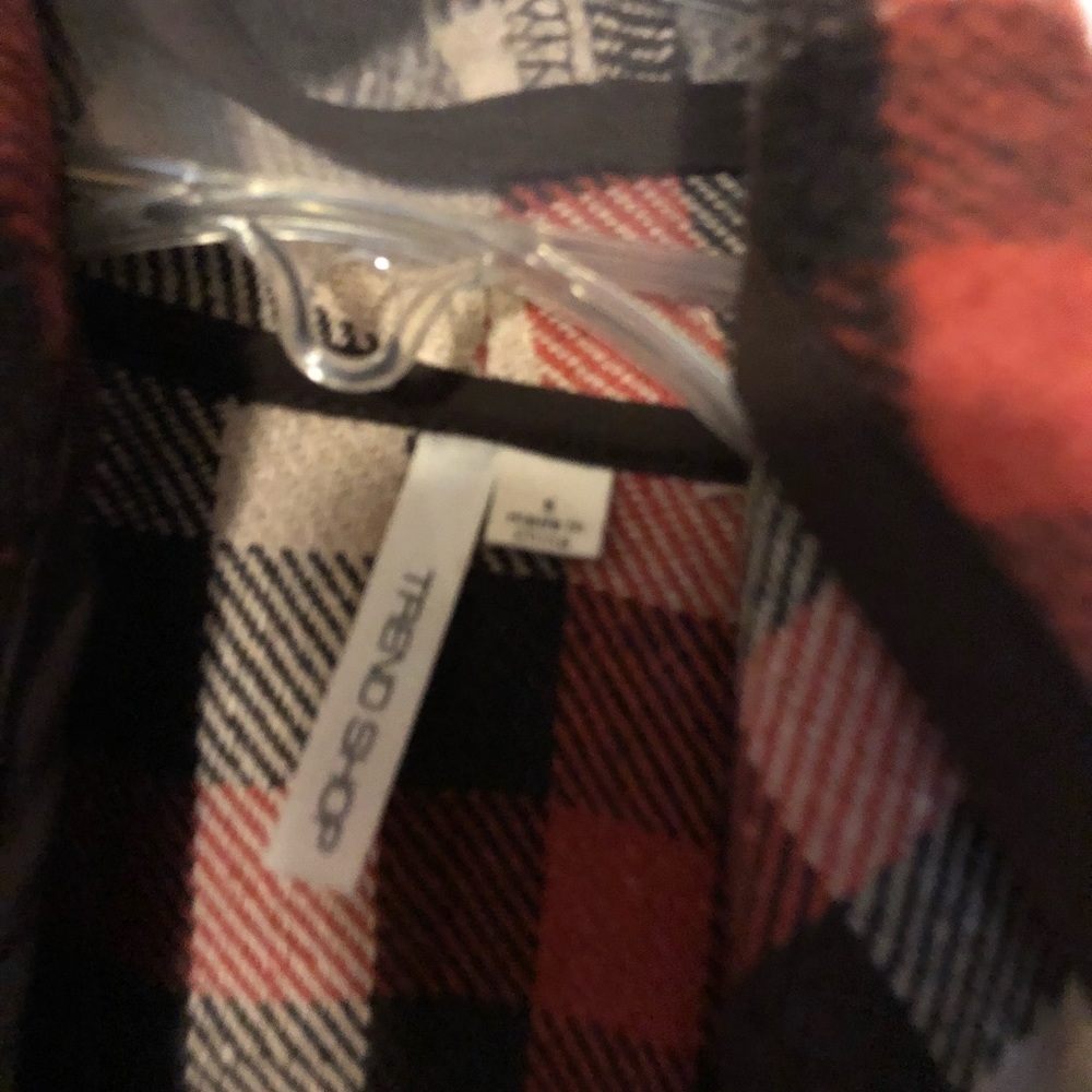 Vest - Picture 3 of 4